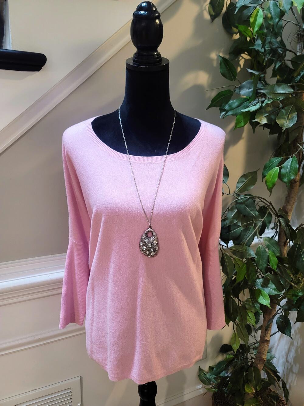 Cupcakes & Cashmere Pullover Sweater Womens Small Pink Drop Shoulder Ribbed Cuff